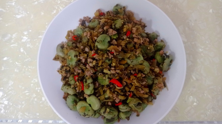 雪菜炒蚕豆