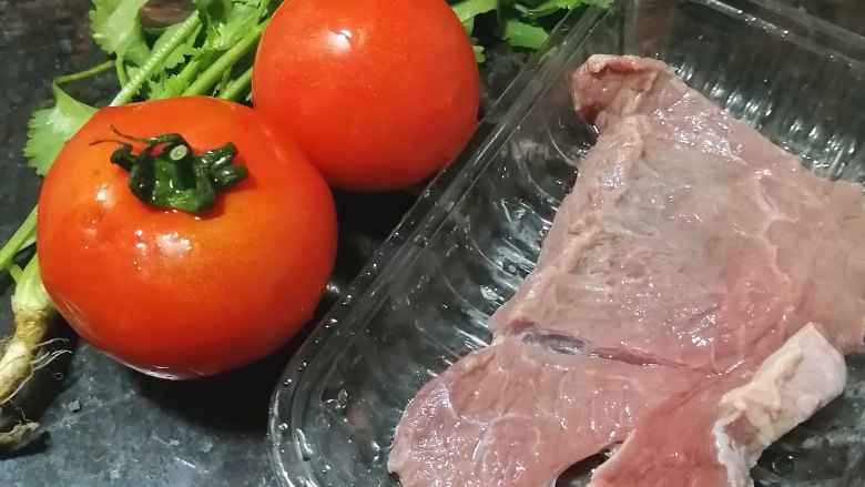 西红柿炖牛肉,准备材料