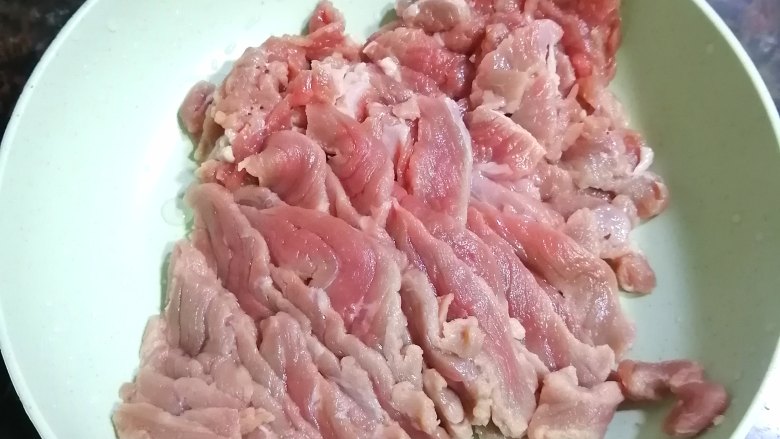 西红柿炖牛肉,牛肉切薄片