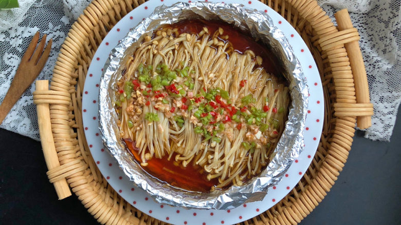 锡纸金针菇,趁热吃哦!