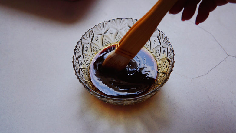 锡纸金针菇,<a style='color:red;display:inline-block;' href='/shicai/ 3738'>芝麻油</a>一大勺,搅拌均匀,酱汁就调好了。