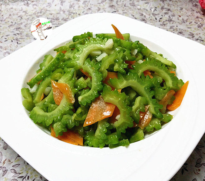 清炒苦瓜,翻炒均匀,关火盛盘