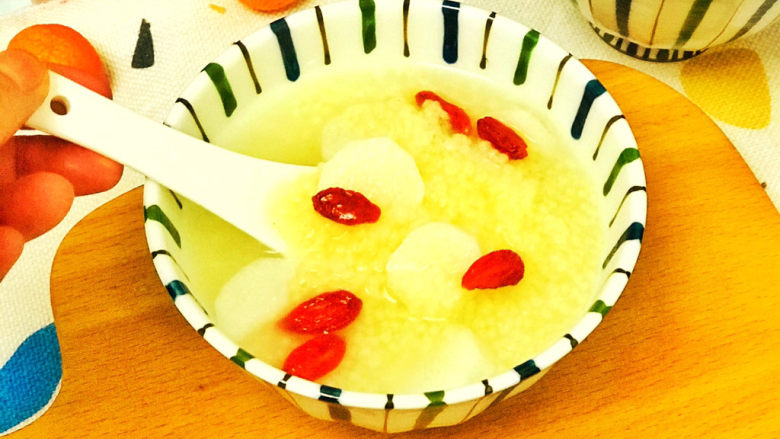小米山药粥,山药软糯,小米香浓