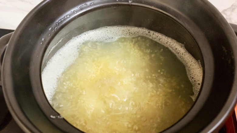 小米山药粥,大火烧开转小火煮30分钟
