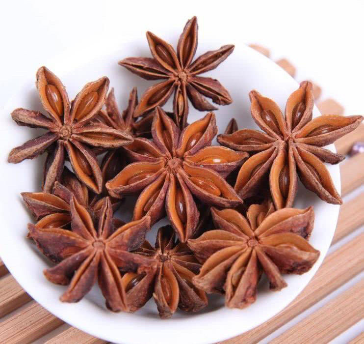 可乐鸡翅根,<a style='color:red;display:inline-block;' href='/shicai/ 695'>八角</a>2粒,如果嫌味道太重,可以用1粒。