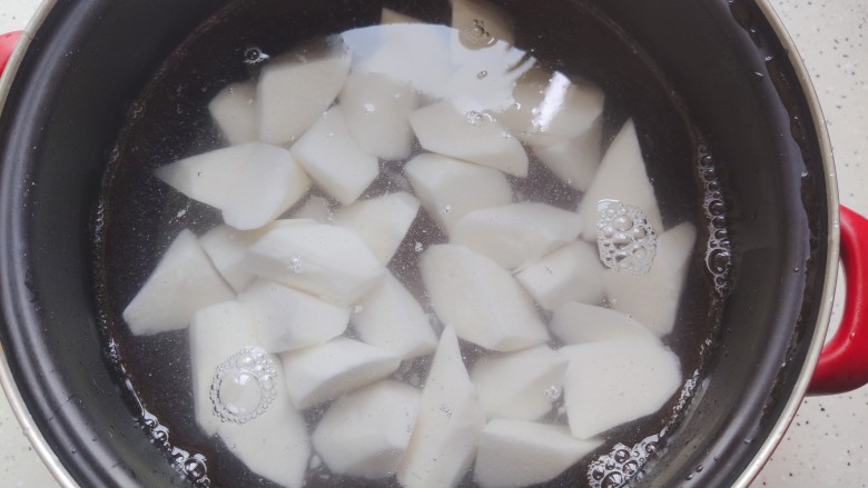 小米山药粥,然后放置锅内,加适量清水