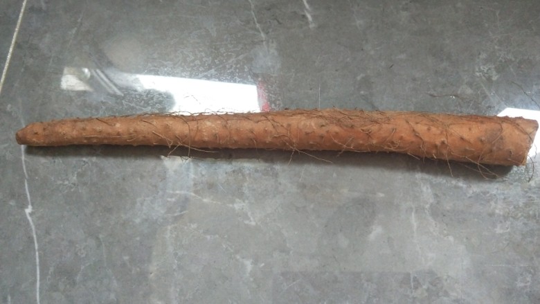 小米山药粥,山药一根。