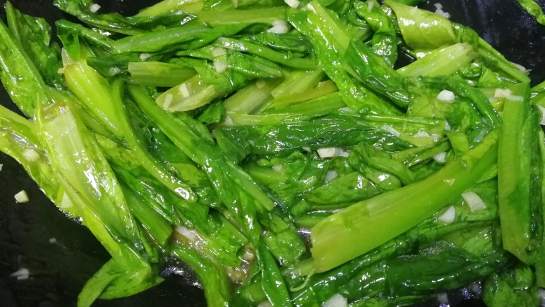 蚝油油麦菜,急火快速把汤匙收浓即可。