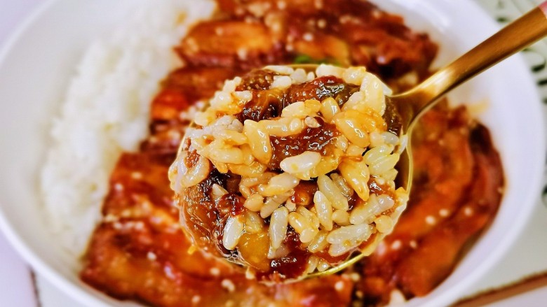 茄子盖浇饭,真的比鳗鱼饭还香,你也试试吧!