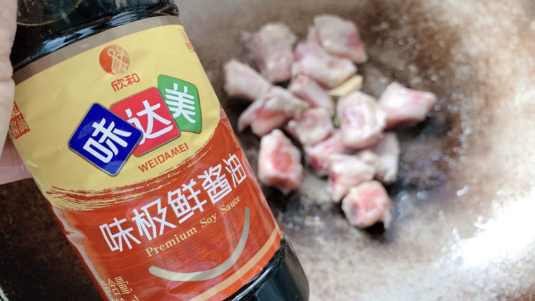 酱香排骨,1勺味极鲜酱油提鲜