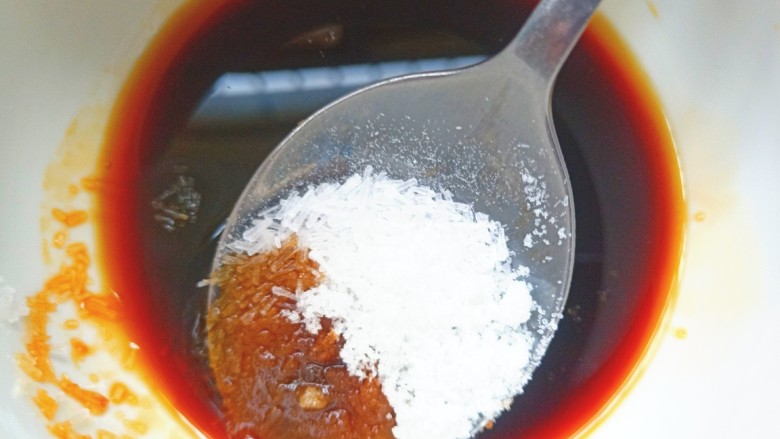 酸辣娃娃菜,加入盐,<a style='color:red;display:inline-block;' href='/shicai/ 717'>味精</a>,糖,水调成料汁