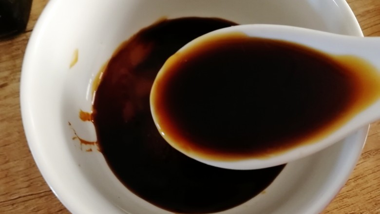 茄子盖浇饭,加醋,突出香味。