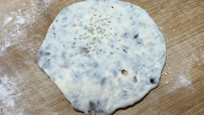 梅干菜肉饼➕记忆里的烟火气,擀成薄饼,肉馅露出来不要紧