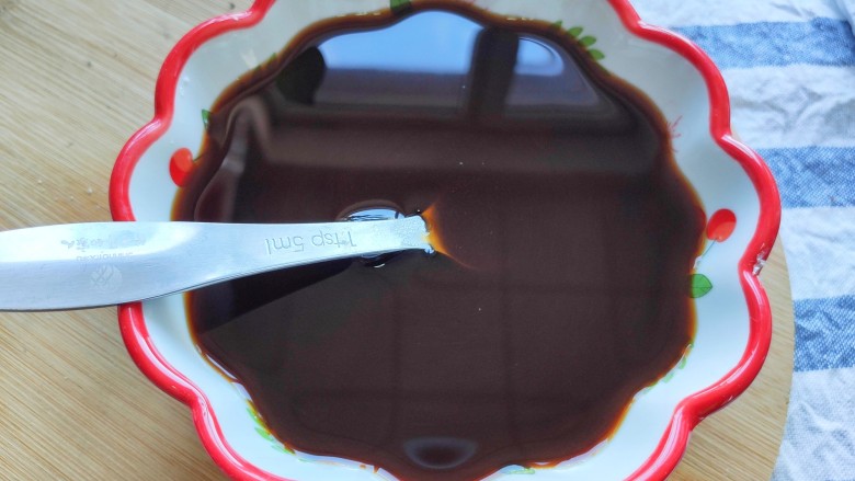 茄子盖浇饭,清水,拌匀