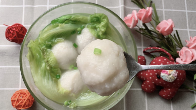 青菜鱼丸汤,青菜鱼丸汤,就做好啦~