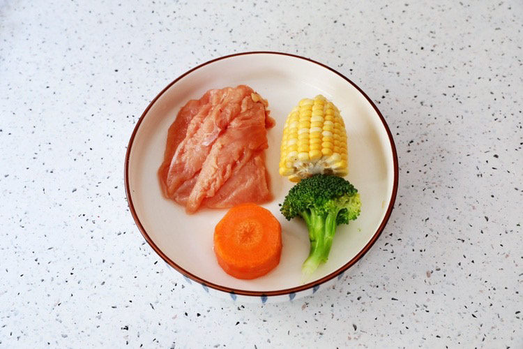 蔬菜鸡肉饼,准备好材料