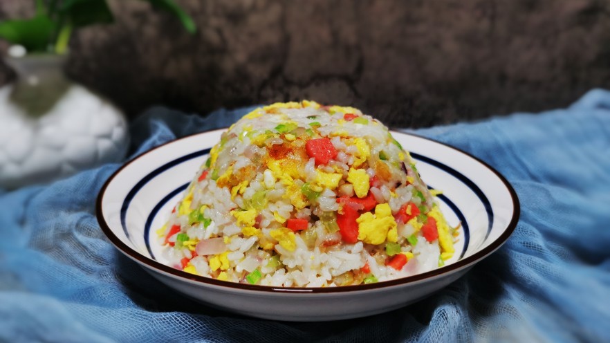 鸡蛋火腿炒饭