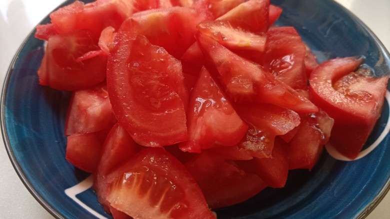 西红柿土豆炖牛肉,<a style='color:red;display:inline-block;' href='/shicai/ 602'>柿子</a>切成块