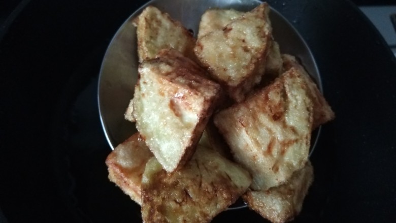 家常地三鲜,煎成这样,再煎另一面