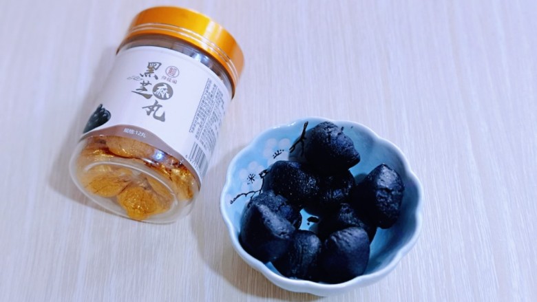 芝麻核桃糊,芝麻丸子,去掉外包装!