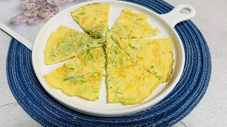 苦瓜摊鸡蛋,切块摆盘