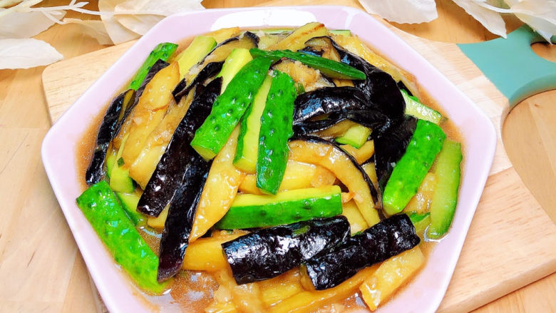黄瓜茄子,夏天食欲不佳,来一盘超级治愈。