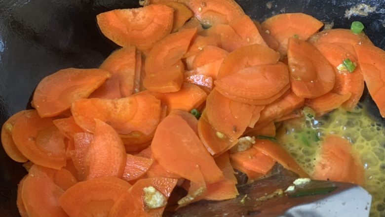 海鲜总汇,放油炒