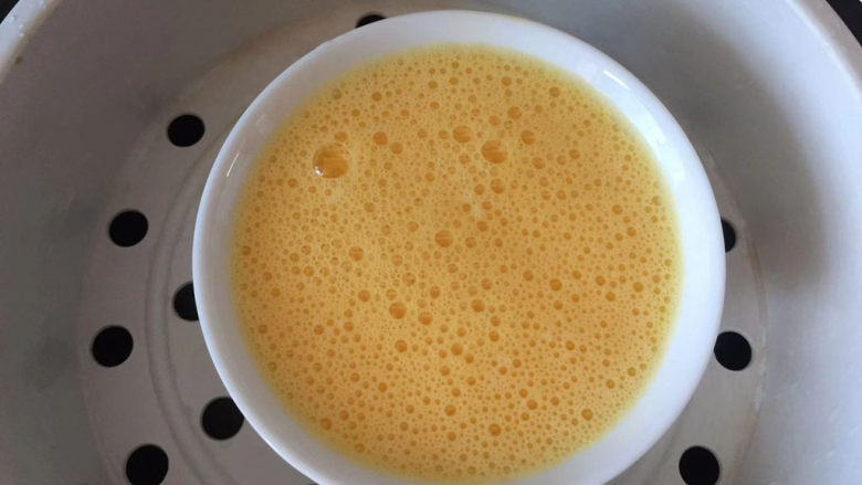 水嫩蒸蛋,上锅蒸