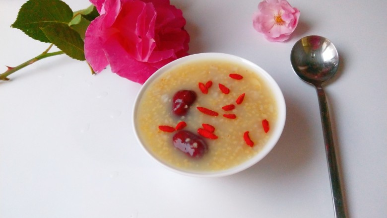 红枣小米燕麦粥,成品图