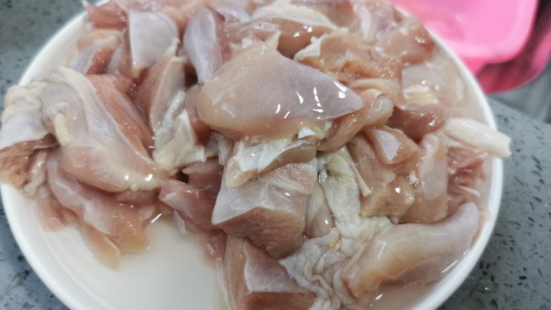土豆炖鸡腿(咖喱味),再次冲洗一遍