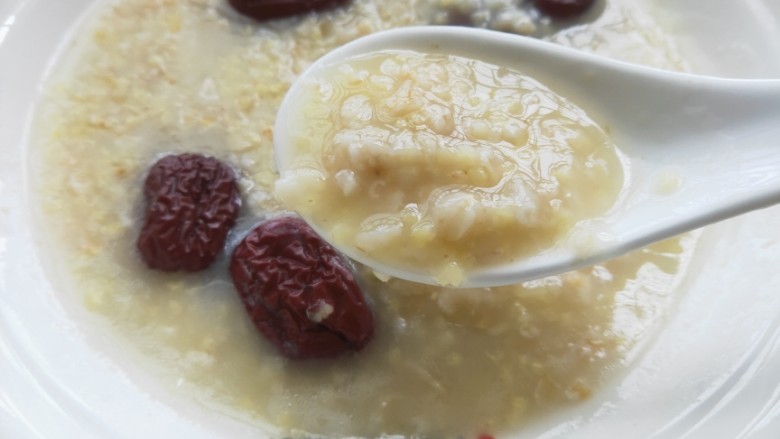 红枣小米燕麦粥,养胃小米粥