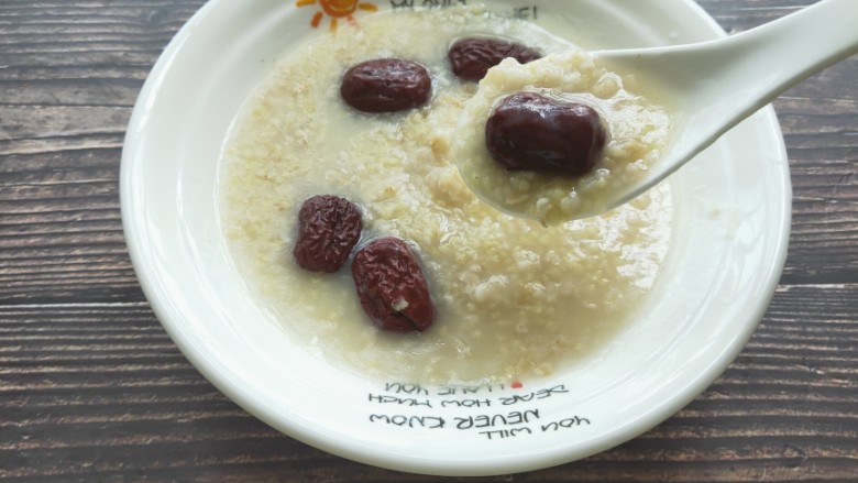 红枣小米燕麦粥,小米燕麦红枣粥