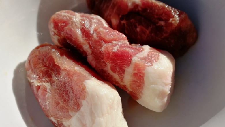 豆角焖肉,<a style='color:red;display:inline-block;' href='/shicai/ 11240'>梅花肉</a>