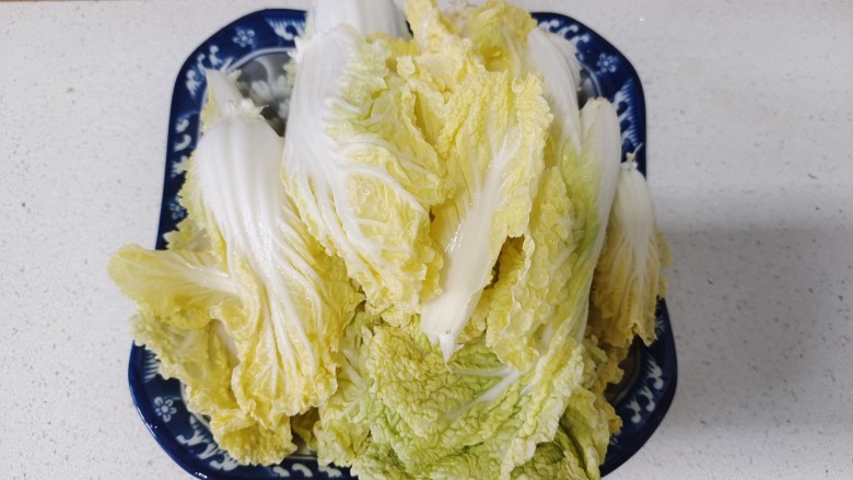 娃娃菜炒木耳,<a style='color:red;display:inline-block;' href='/shicai/ 140'>娃娃菜</a>一瓣一瓣掰下来,清洗干净沥干水分