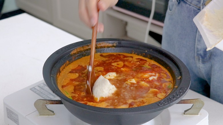 肉末石锅豆腐,一锅熟,放入<a style='color:red;display:inline-block;' href='/shicai/ 474'>内酯豆腐</a>,老豆腐也可以
