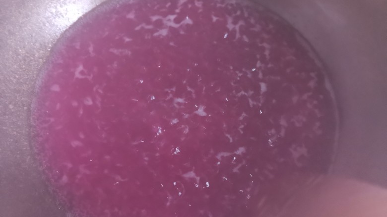 紫薯柠檬冻撞奶,再次煮开,立即关火