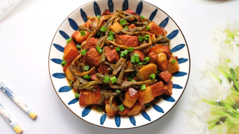 豆角焖肉,豆角充分吸收了肉汁的味道,特别好吃,