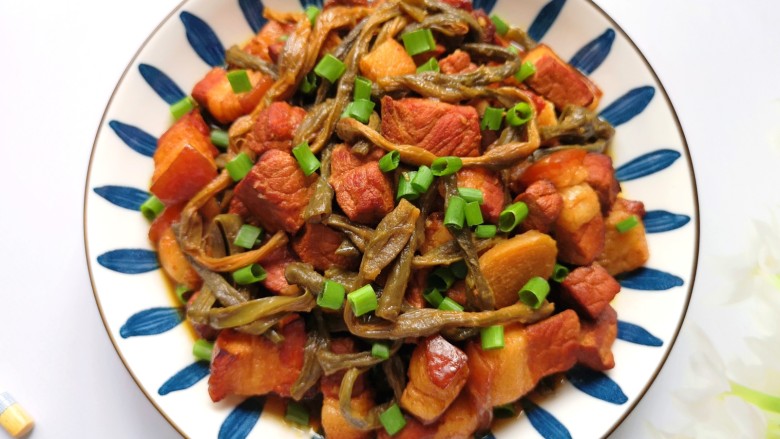 豆角焖肉,准备开饭啦!