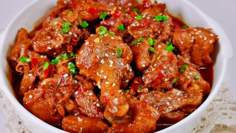 子姜焖鸭煲,味道绝绝子,好吃到嗦手指!