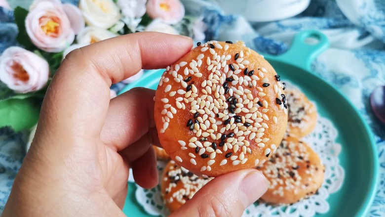 芝麻红薯饼,美味即成,芝麻红薯饼就做好了