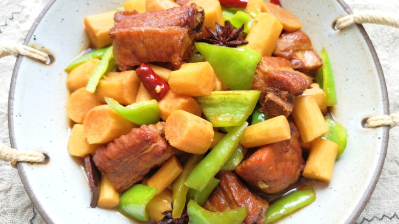 山药炖排骨,营养又下饭。