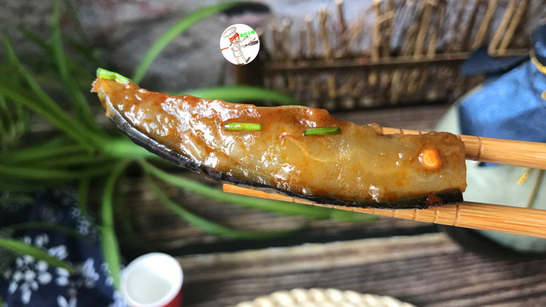 蒜香茄条,茄子软烂入味、鲜咸下饭,香辣又开胃