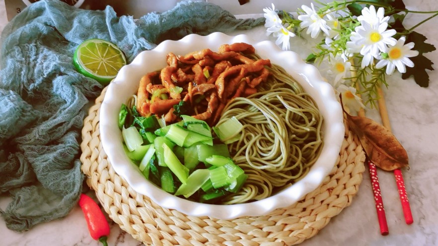 小白菜肉丝面