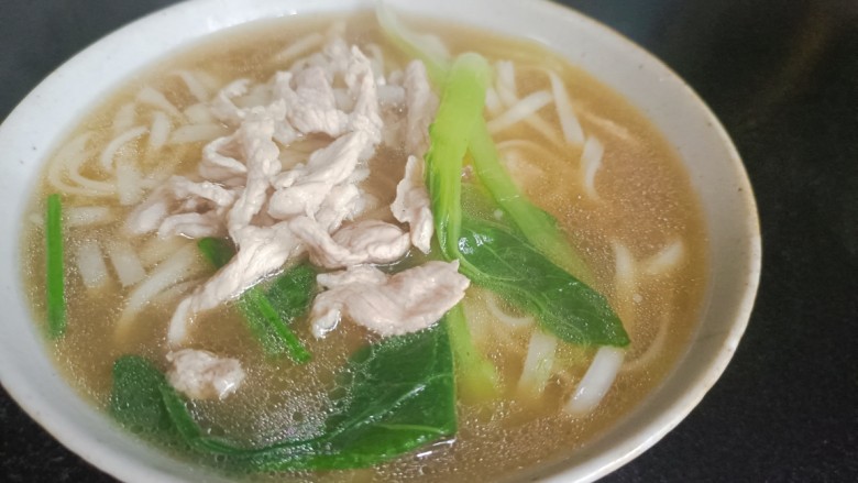 小白菜肉丝面,出锅装碗