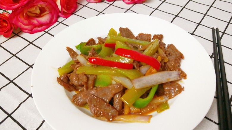 牛肉炒笋片,<a style='color:red;display:inline-block;' href='/shicai/ 216'>牛肉</a>炒笋片