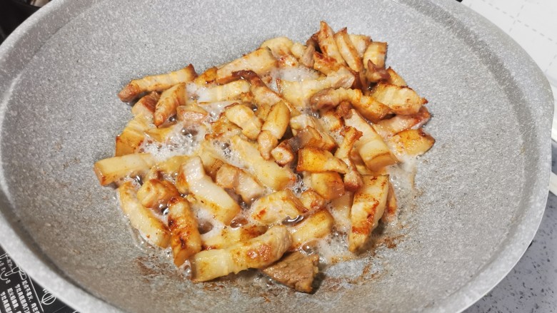 香菇卤肉饭,至上色,出油