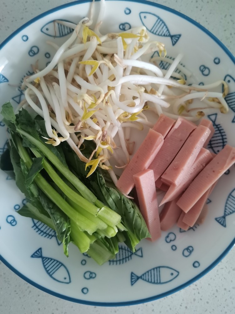 炒方便面,准备食材