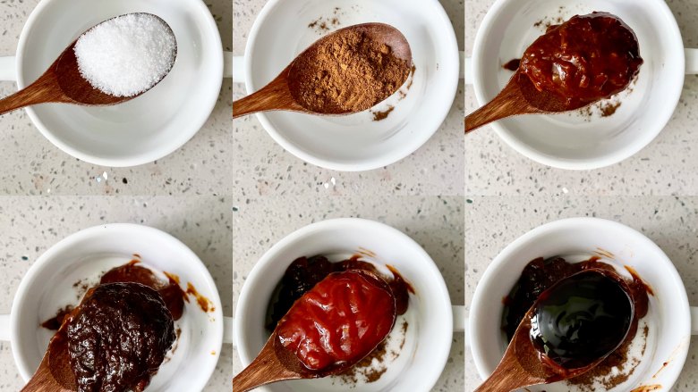  家庭版酱香饼，无需揉面，快手又好吃,碗中加入1勺<a style='color:red;display:inline-block;' href='/shicai/ 869'>白砂糖</a>、半勺<a style='color:red;display:inline-block;' href='/shicai/ 744'>五香粉</a>、1勺<a style='color:red;display:inline-block;' href='/shicai/ 4510'>黄豆酱</a>、1勺<a style='color:red;display:inline-block;' href='/shicai/ 705'>豆瓣酱</a>、1勺<a style='color:red;display:inline-block;' href='/shicai/ 721'>蚝油</a>