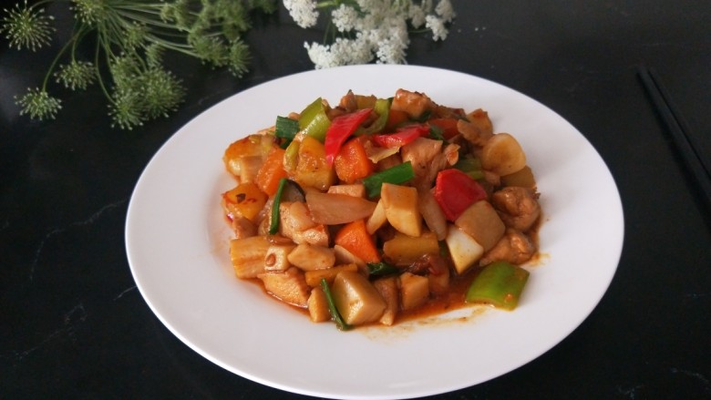 杏鲍菇炒鸡丁,,成品图