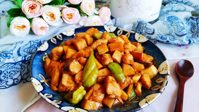 杏鲍菇炒鸡丁,成品图!